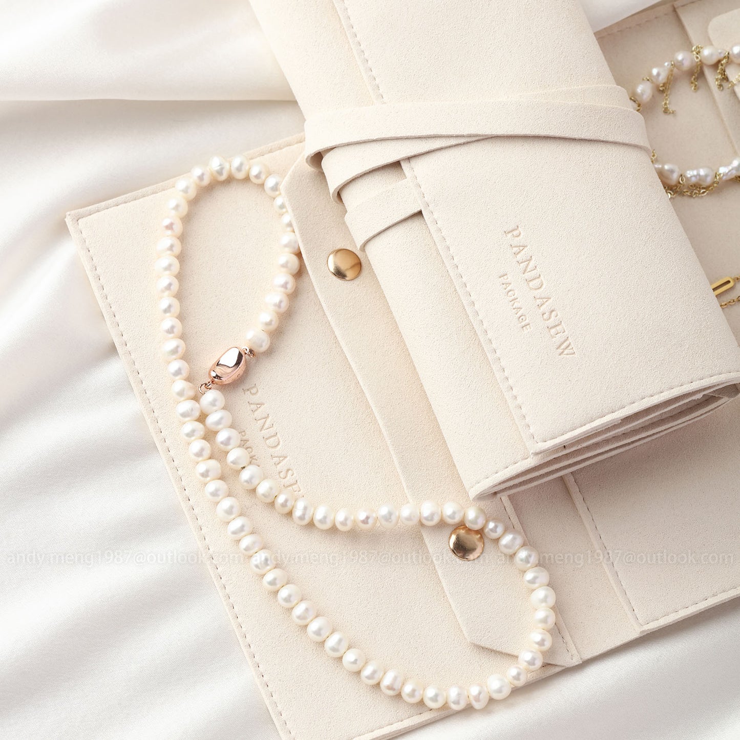 Thick microfiber jewelry travel bag with personalized logo printing