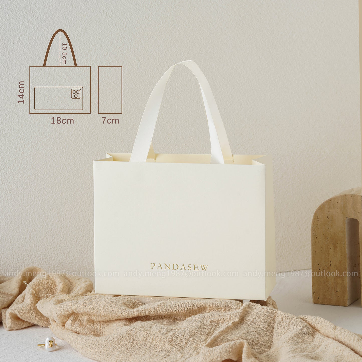 cream paper party bags, jewelry packaging with a custom logo