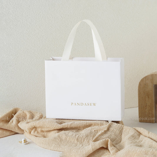 personalized white paper gift bags 14x18cm