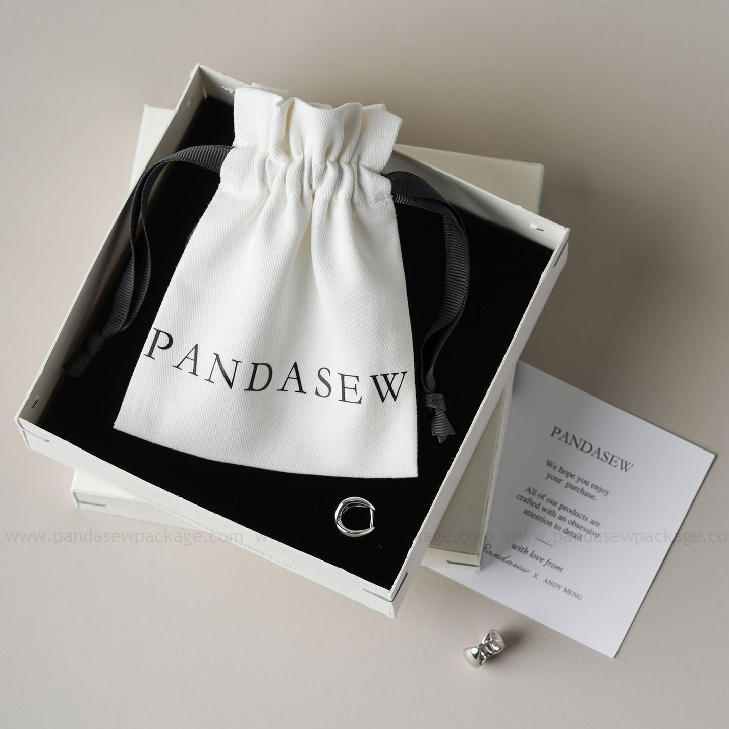 White presents Pouch print full logo, customized chic gift bag