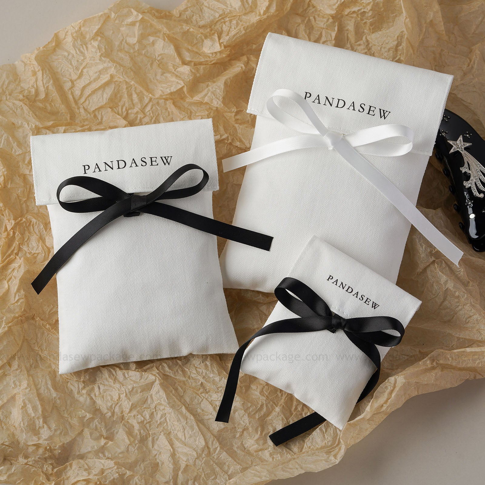 Pillow-like delicate pouch, chic flap bag for small items