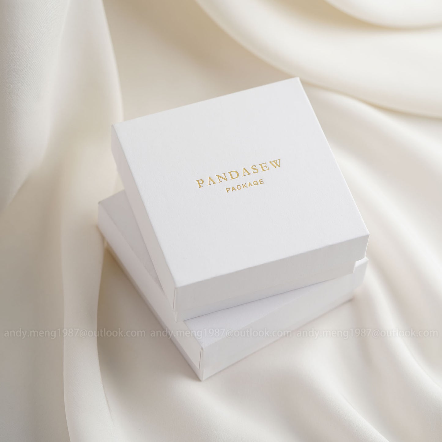 3x3 inches white Jewelry box custom logo
