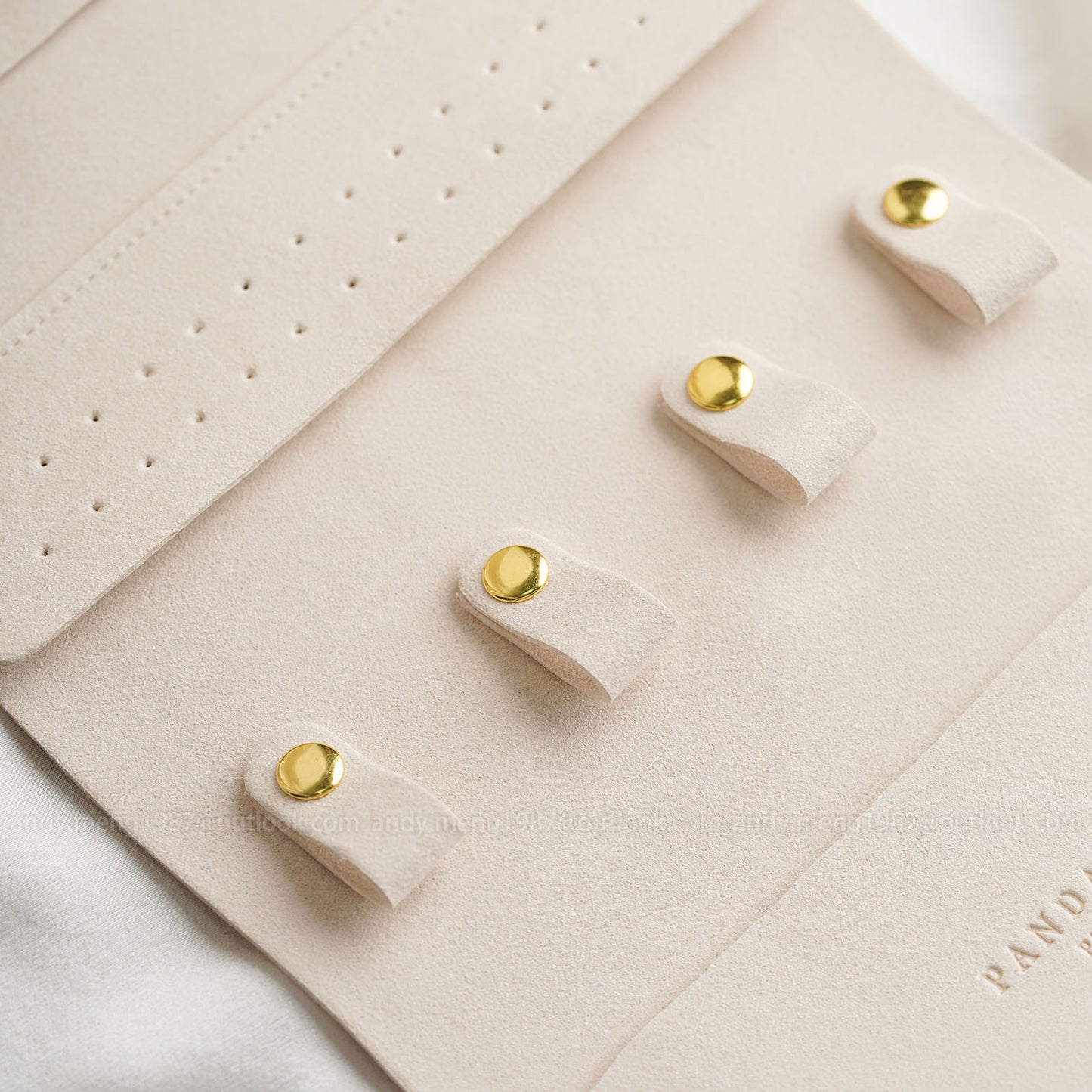 jewelry case with hook for necklace, made in Pandasew