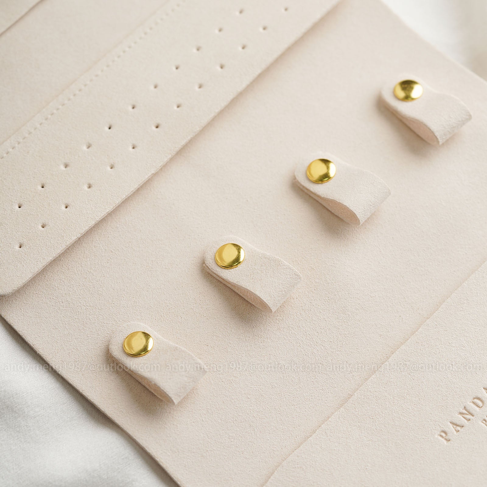 jewelry case with hook for necklace, made in Pandasew