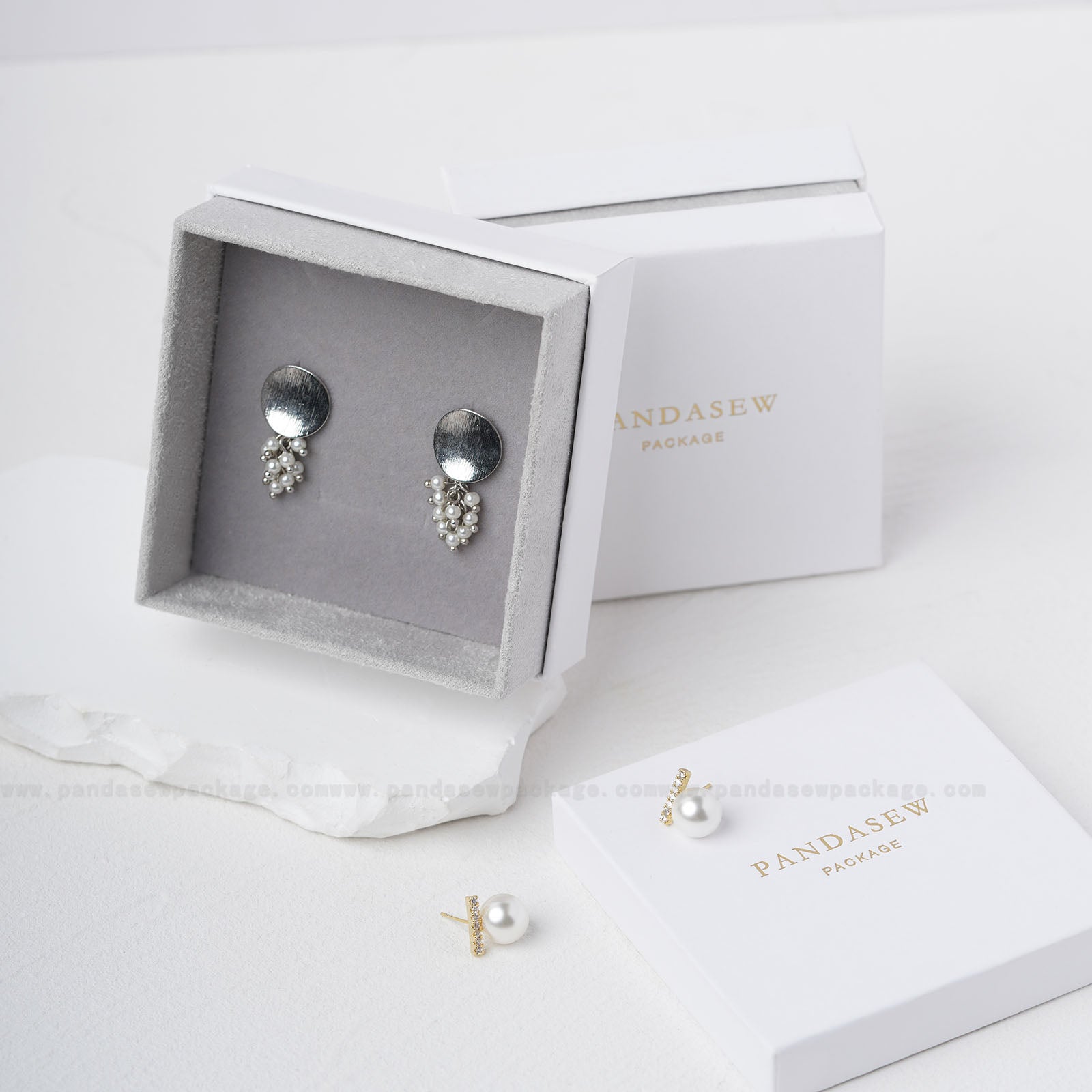 The Best Jewelry Boxes and Organizers, custom brand logo