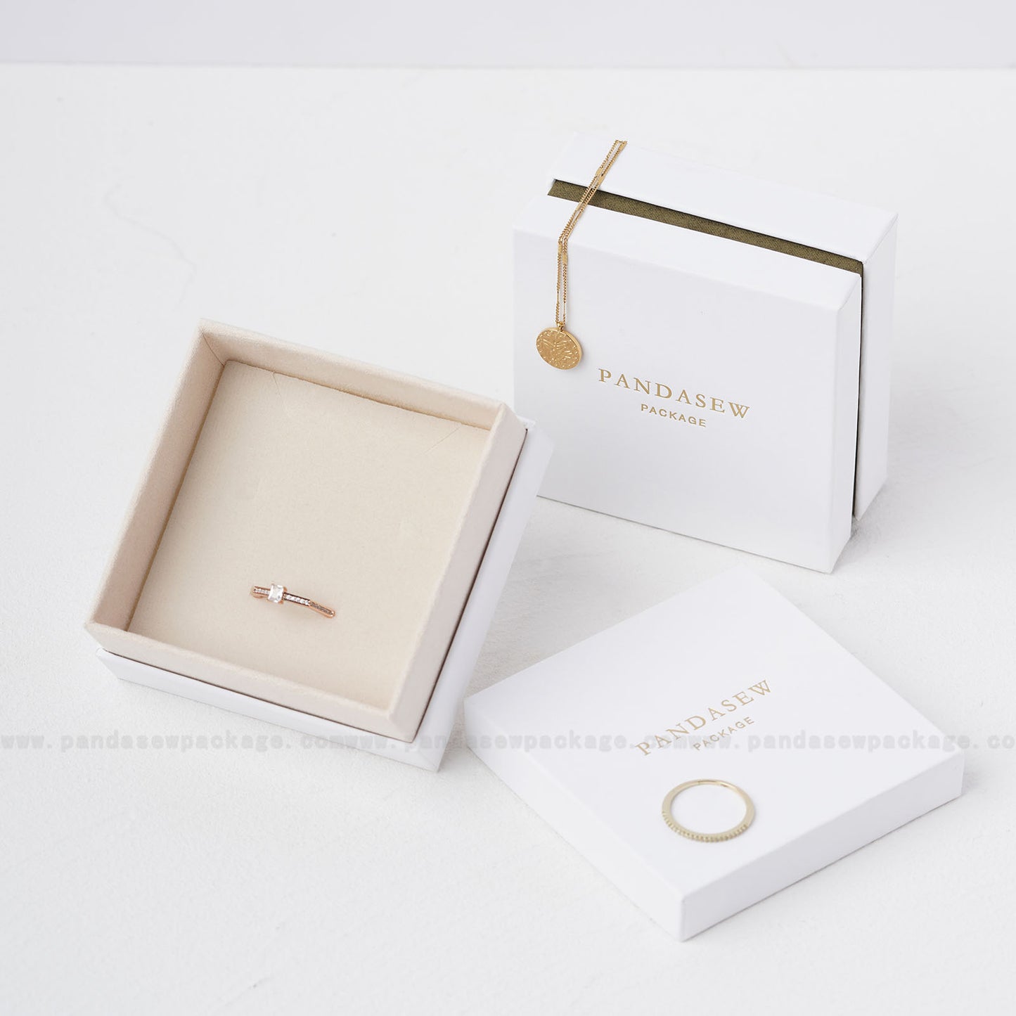 Custom Design Paper Box Luxury ivory Velvet Box