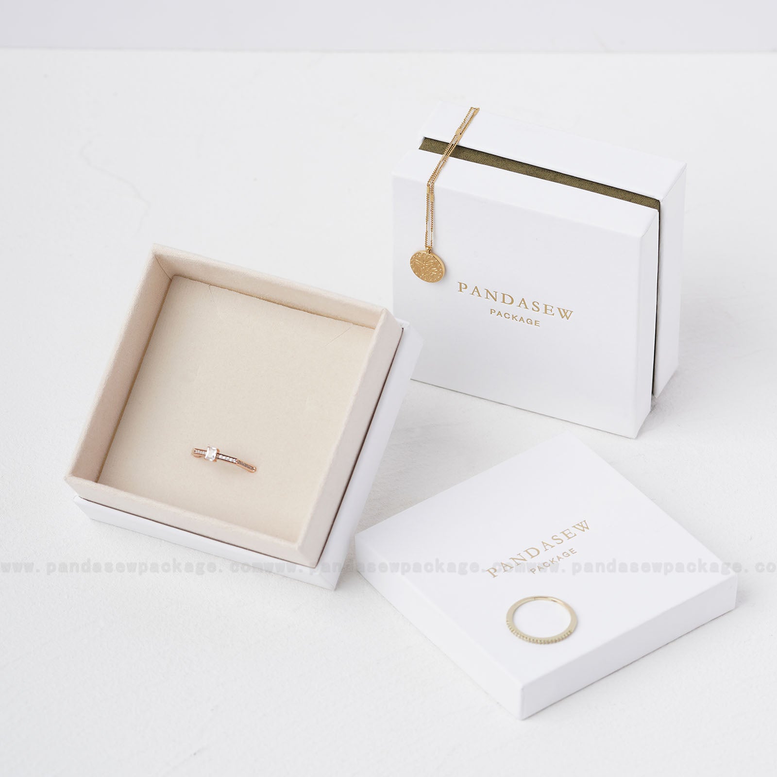 Custom Design Paper Box Luxury ivory Velvet Box