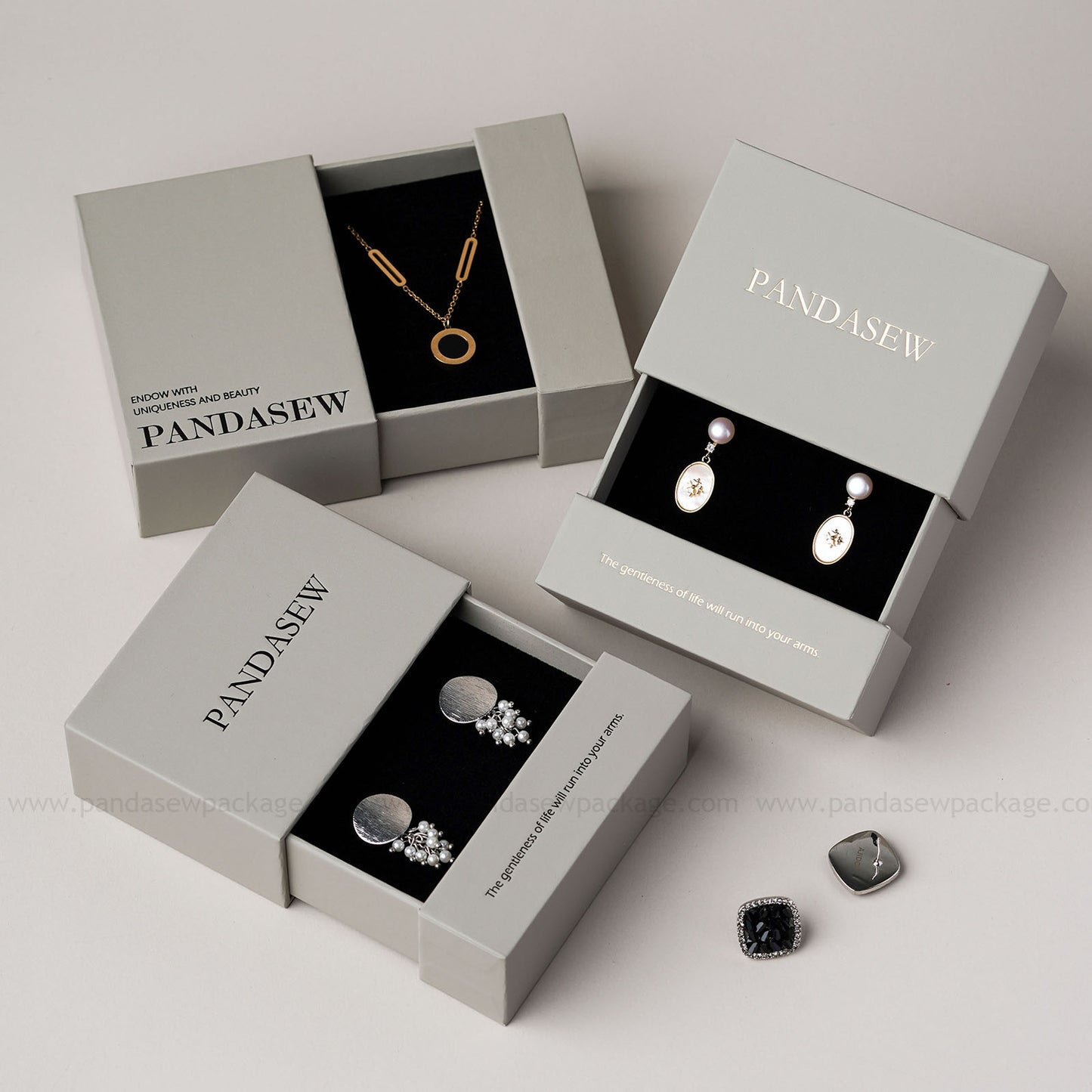 50pcs 9x9x3.5cm jewelry packaging custom jewellery box print logo, chic drawer box for necklace ring, Pandasew high texture cardboard box BX-150