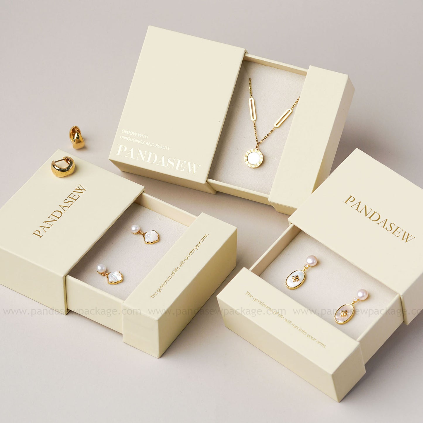50pcs 9x9x3.5cm jewelry packaging custom jewellery box print logo, chic drawer box for necklace ring, Pandasew high texture cardboard box BX-150