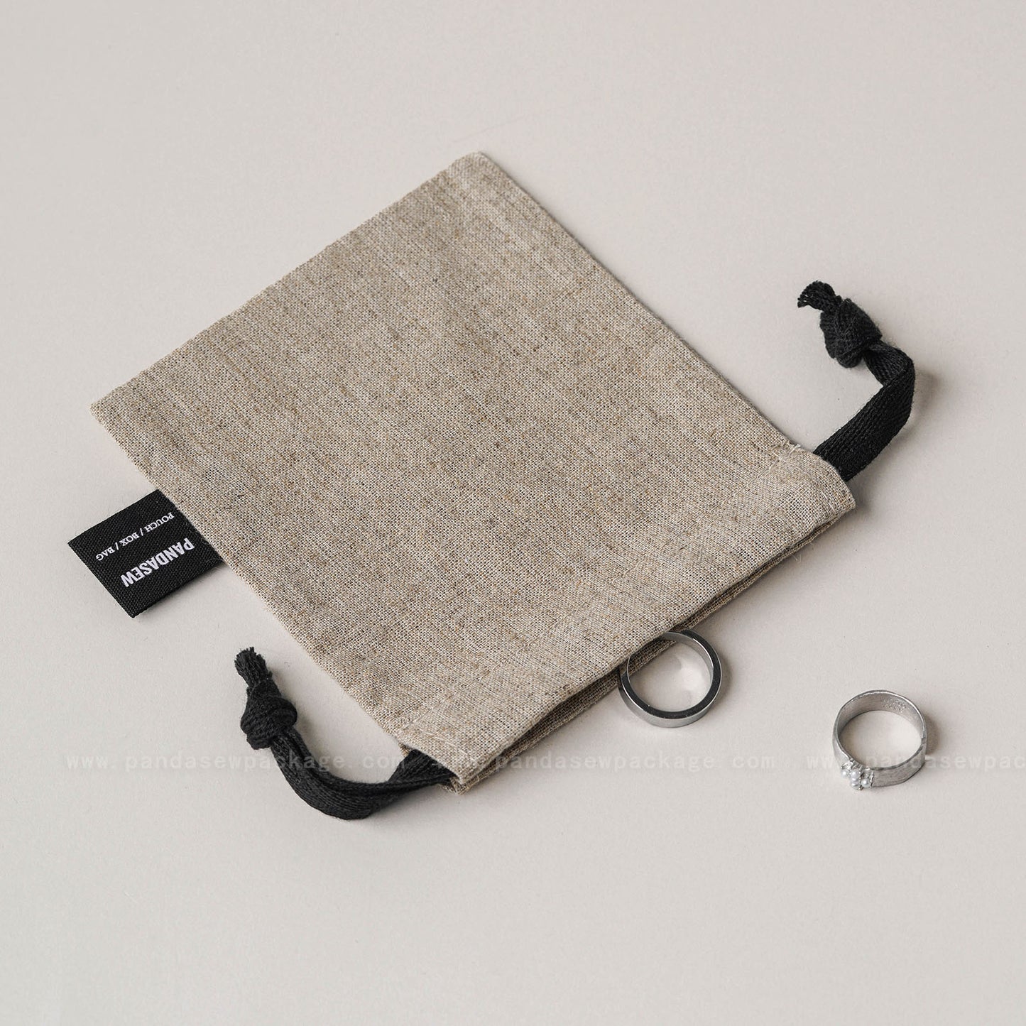 100pcs Linen Drawstring Bag Custom Logo on Label Jewelry Package Gift Bag LN-115