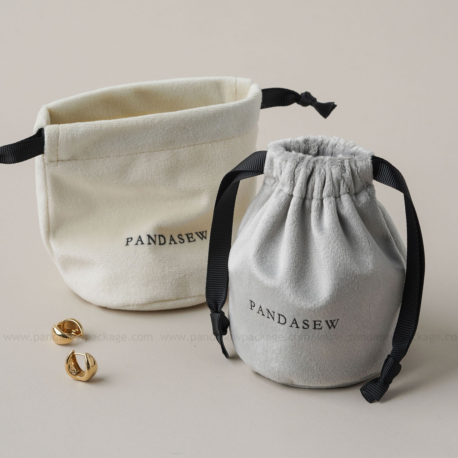 Velvet drawstring jewelry pouches custom logo print. Small gift bag for earrings/necklaces
