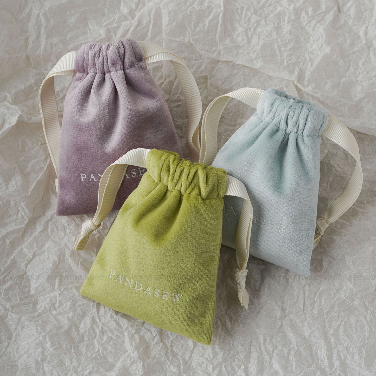 Velvet drawstring aromatherapy bags Minimalist storage for essential oil bottles