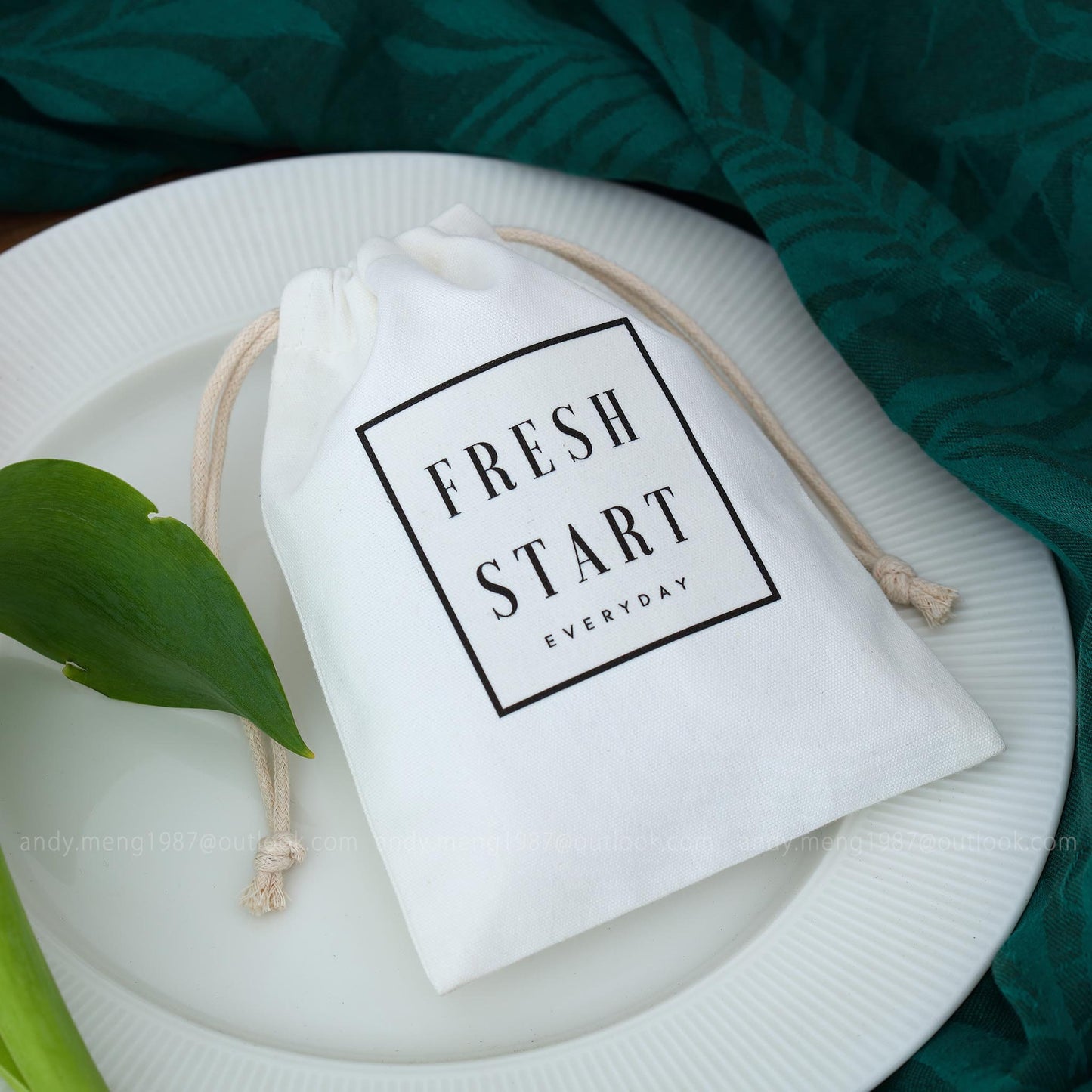printed white bags in cotton canvas fabric