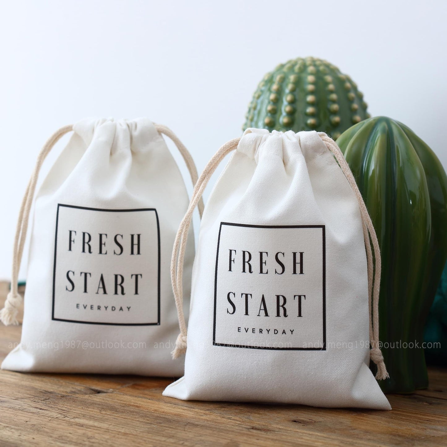 printed white bags in cotton canvas fabric