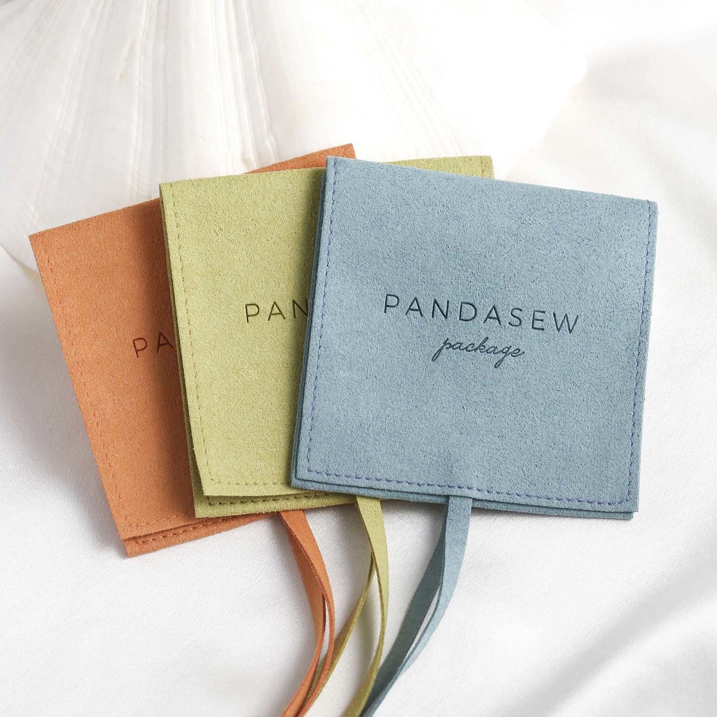 Beautiful and chic flap pouch