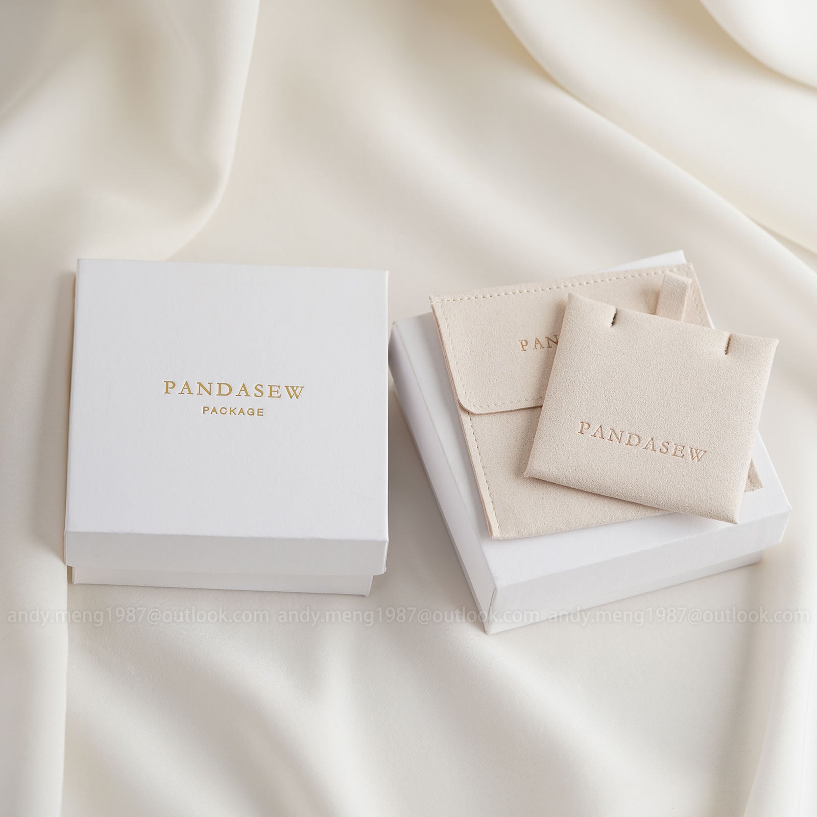 white jewelry boxes with pouch and pad set, print name