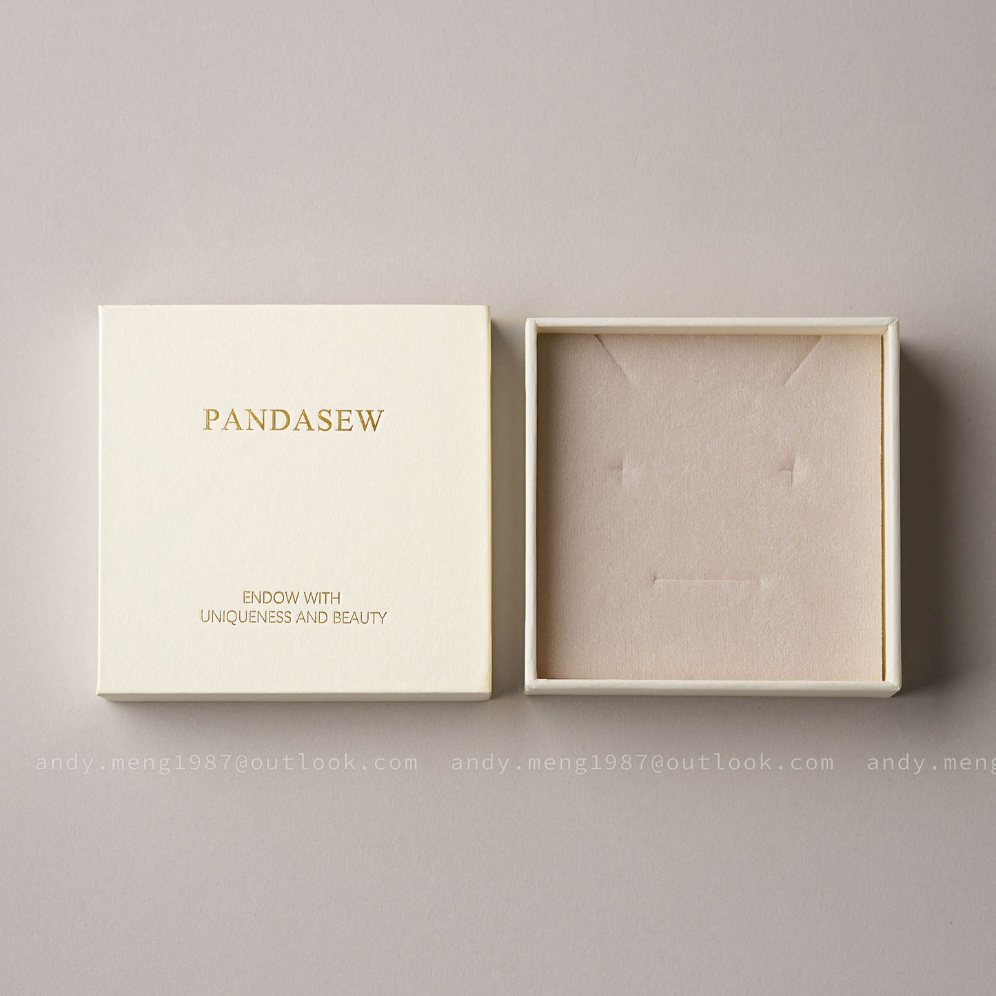 Pandasew cream necklace and earring box with bag set print logo