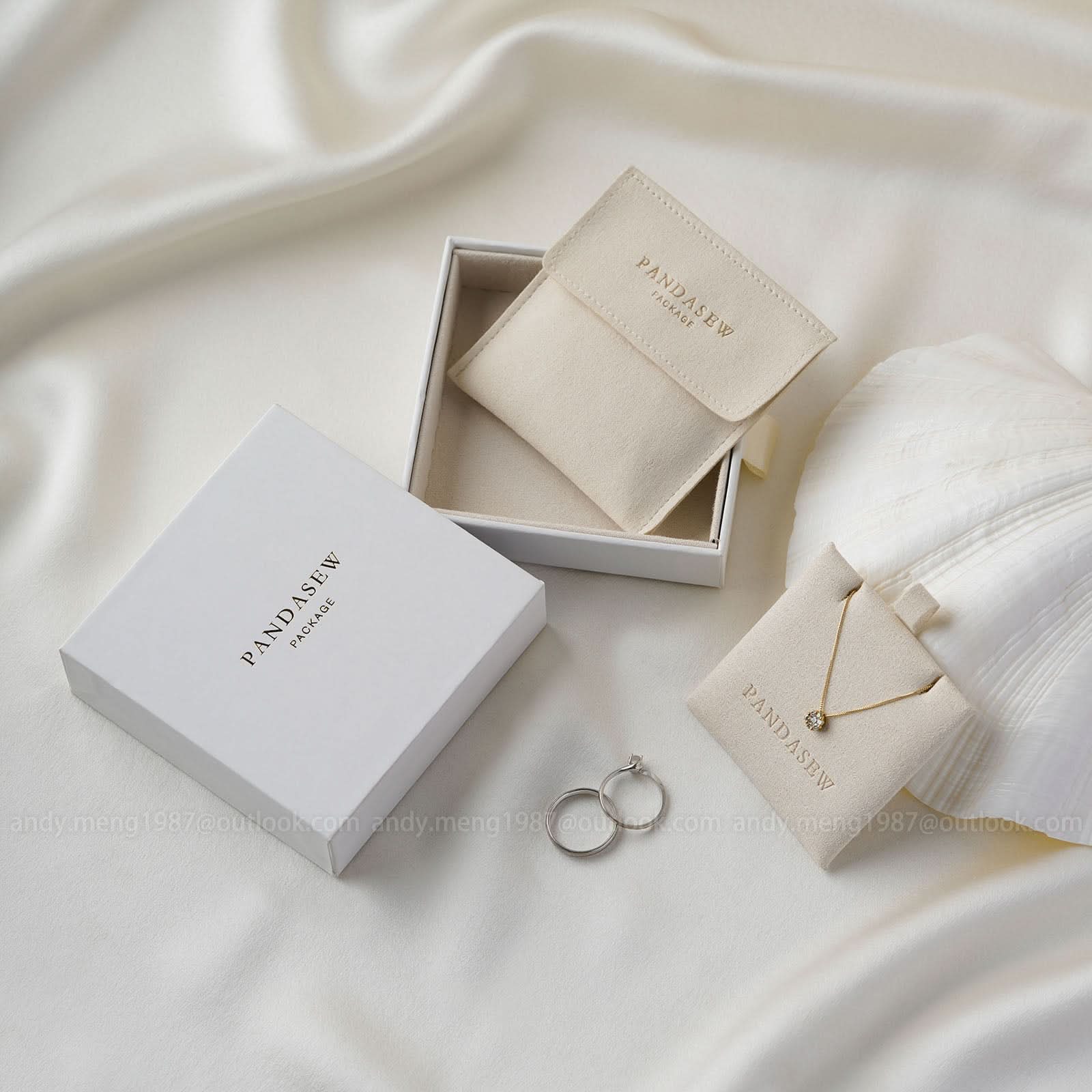 50pcs liner jewelry box with personalized logo