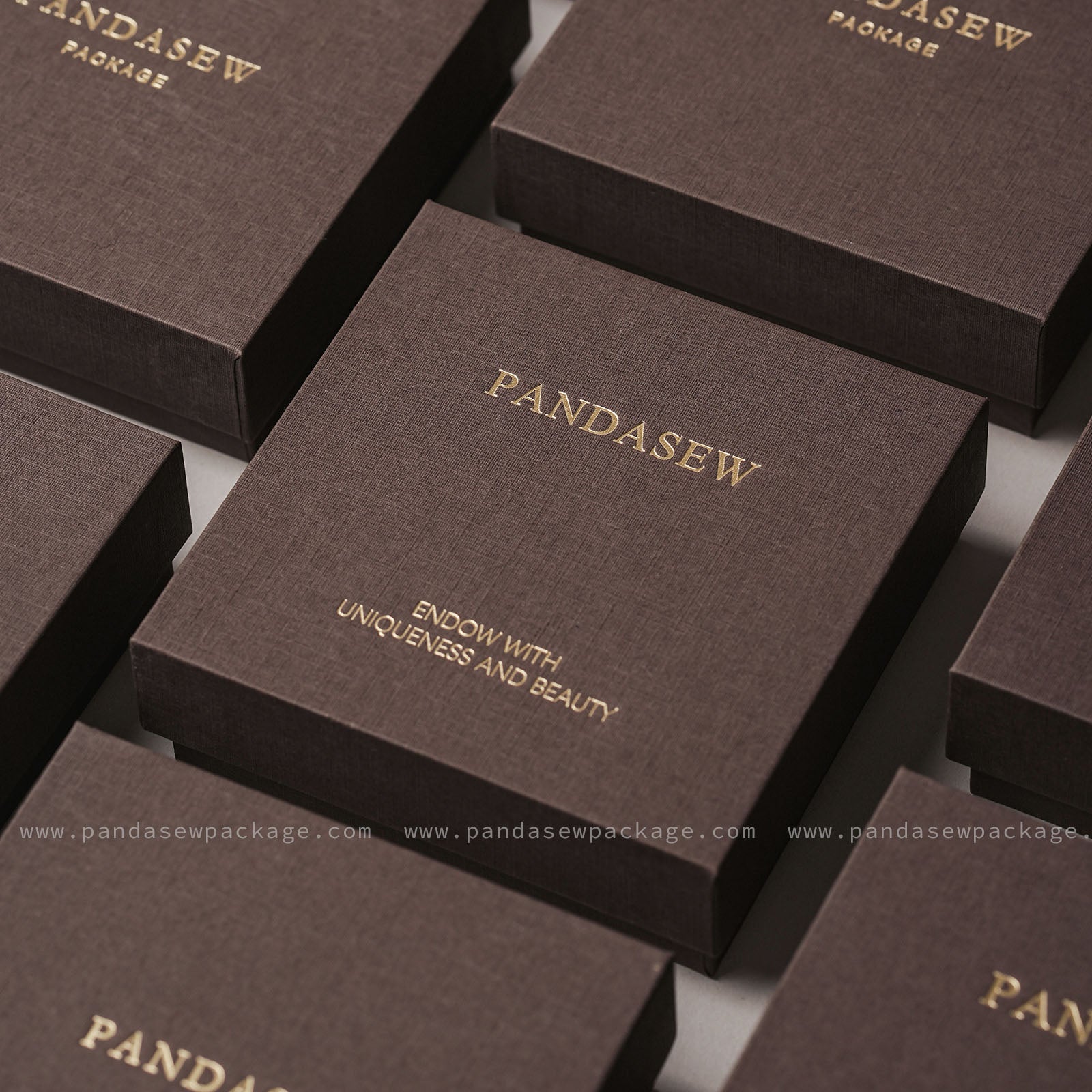 Texure jewelry box in brown with gold hot stamping logo