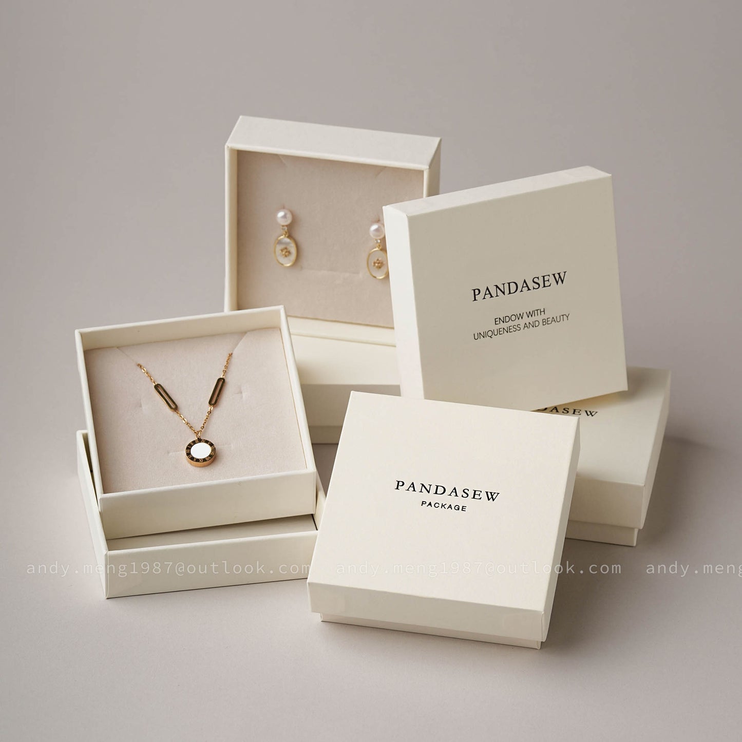 Pandasew cream necklace and earring box with bag set print logo