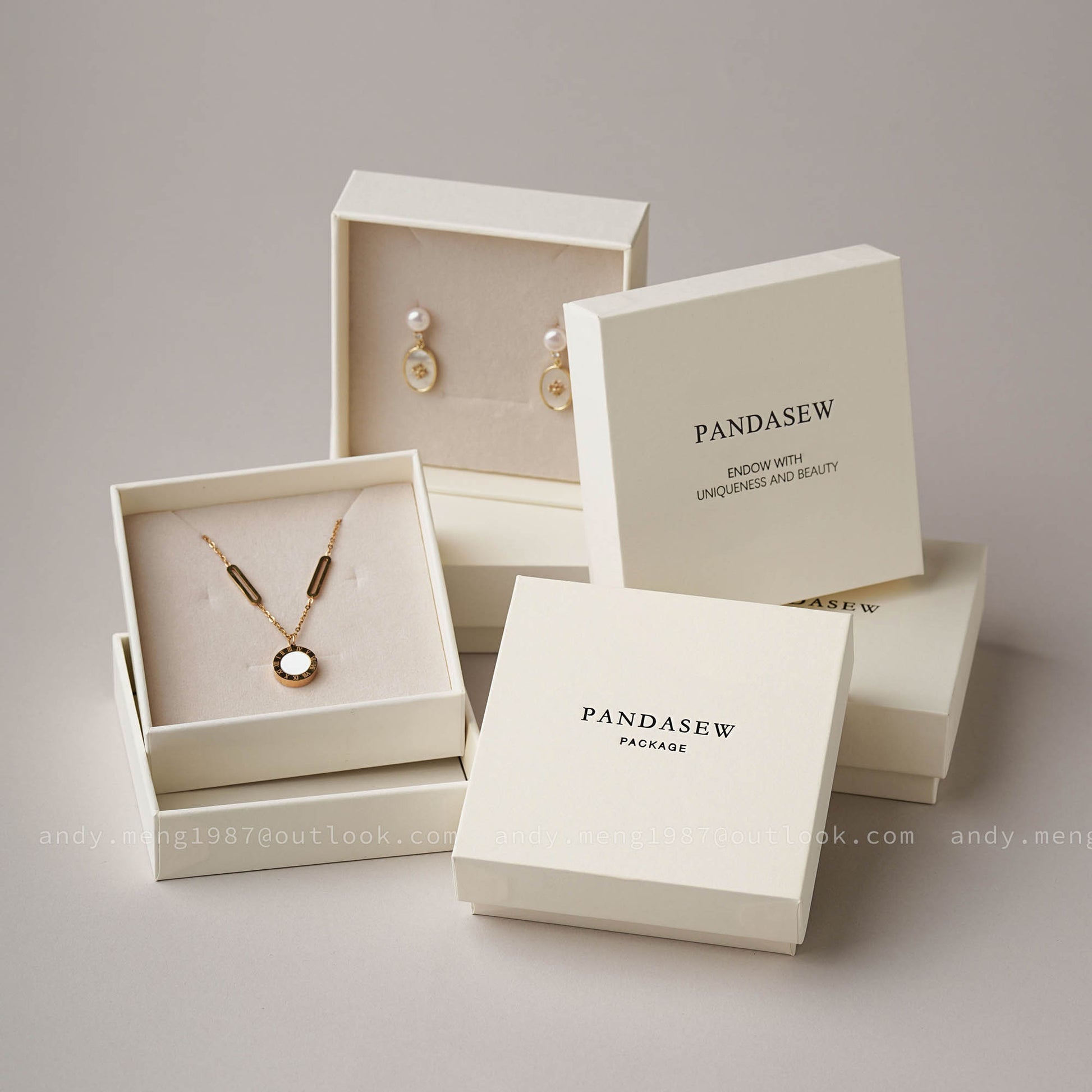 Pandasew cream necklace and earring box with bag set print logo