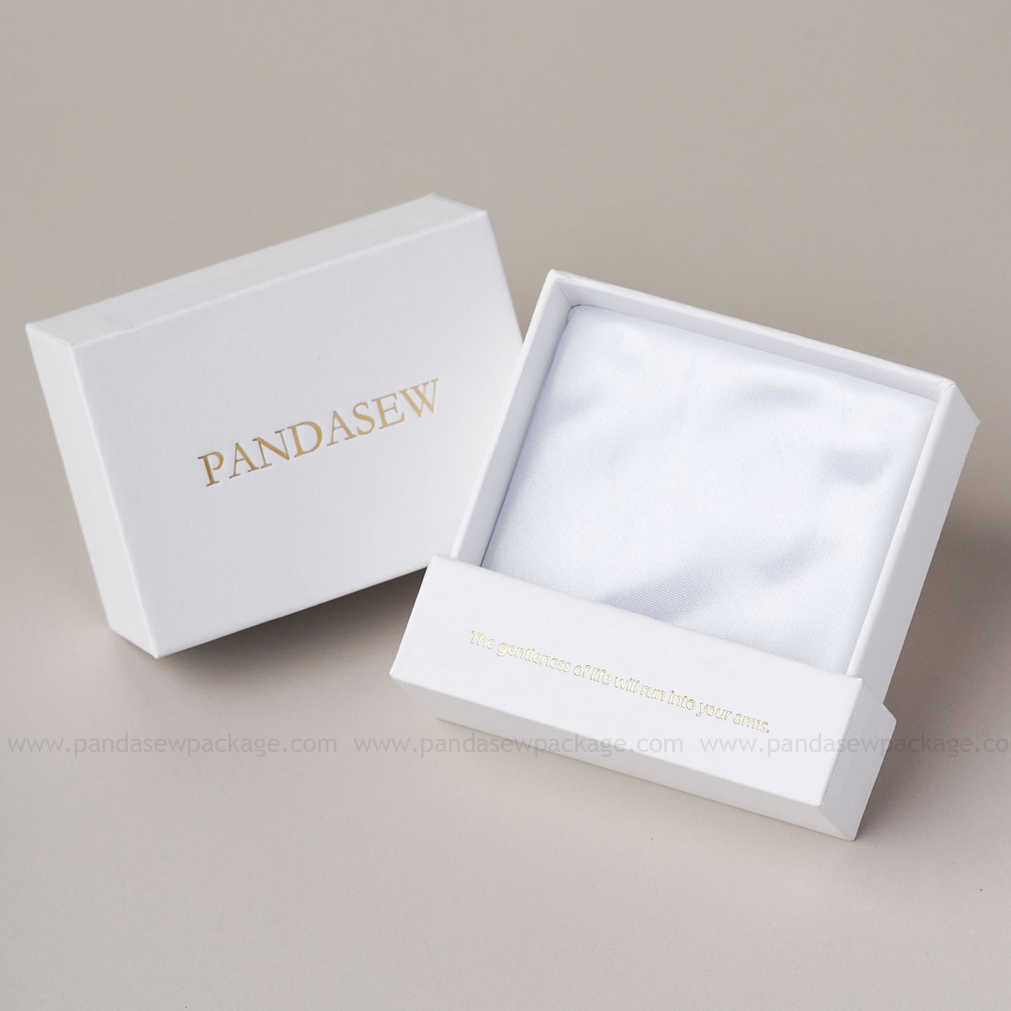 50pcs 9x9x3.5cm jewelry packaging custom jewellery box print logo, chic drawer box for necklace ring, Pandasew high texture cardboard box BX-150