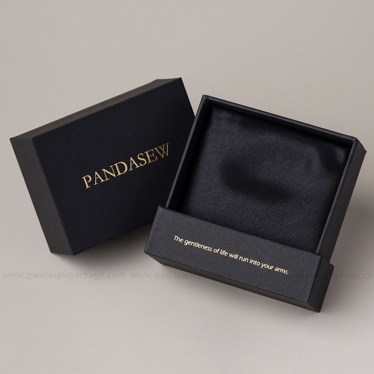 50pcs 9x9x3.5cm jewelry packaging custom jewellery box print logo, chic drawer box for necklace ring, Pandasew high texture cardboard box BX-150