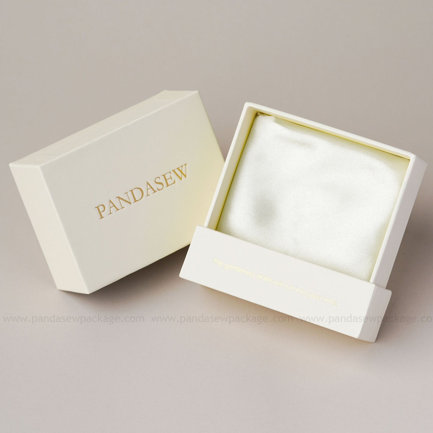 50pcs 9x9x3.5cm jewelry packaging custom jewellery box print logo, chic drawer box for necklace ring, Pandasew high texture cardboard box BX-150