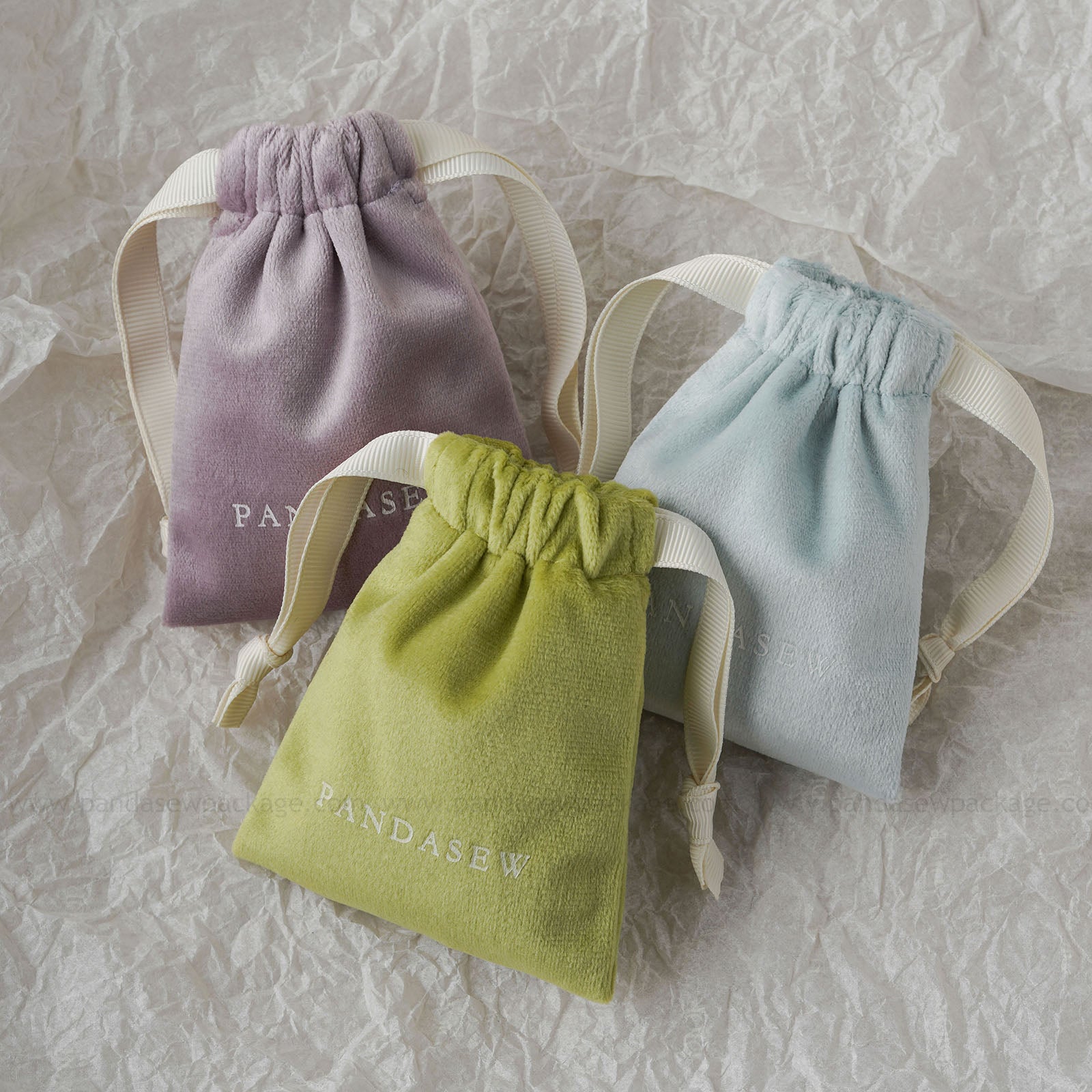 Velvet drawstring aromatherapy bags Minimalist storage for essential oil bottles