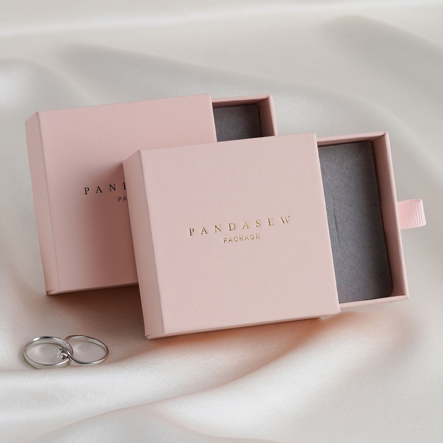 small jewelry box for ring and necklace