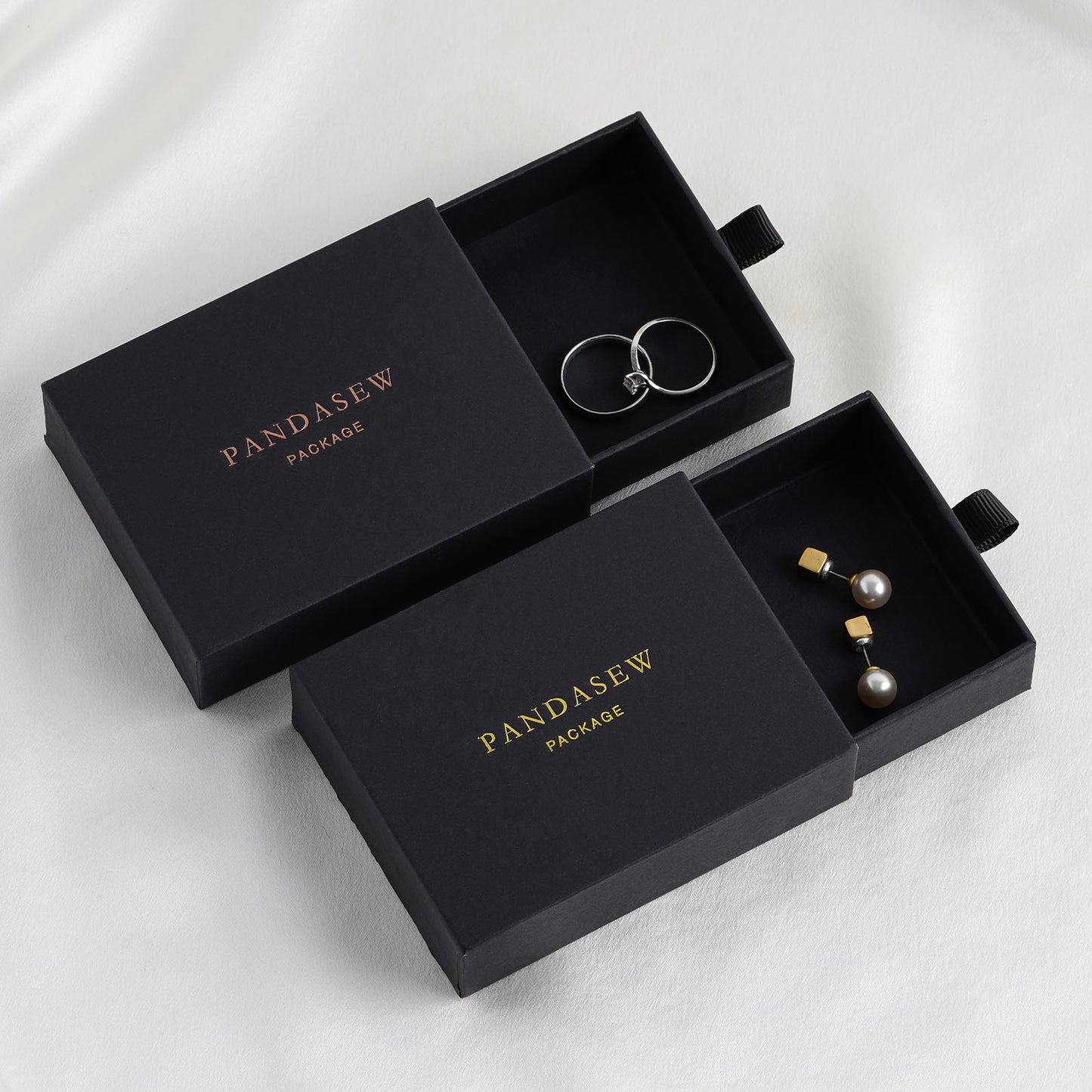black jewelry packaging box