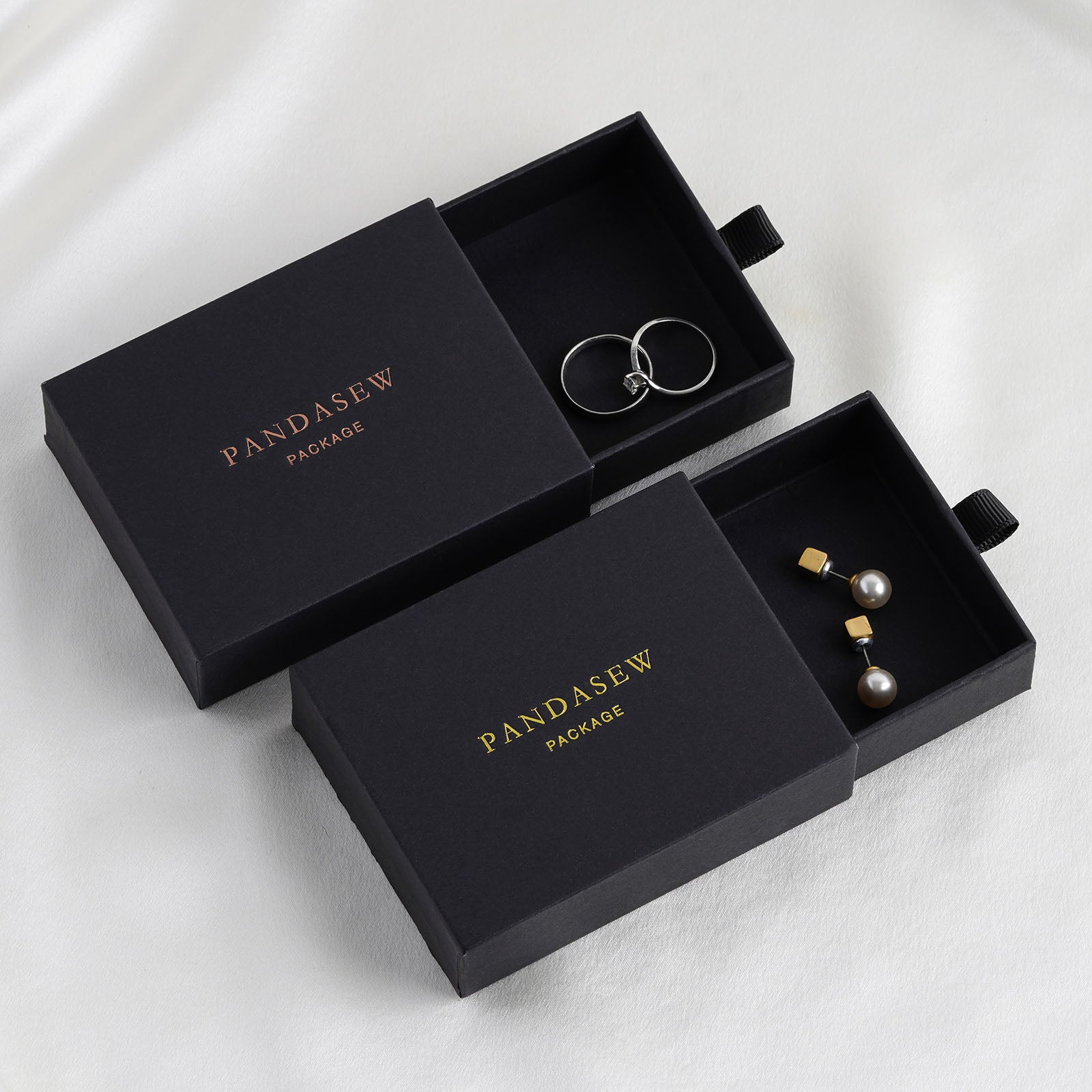 black jewelry packaging box